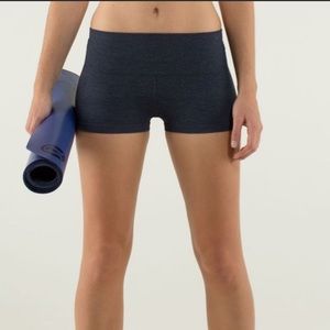 Lululemon In The Flow Short - heathered inkwell